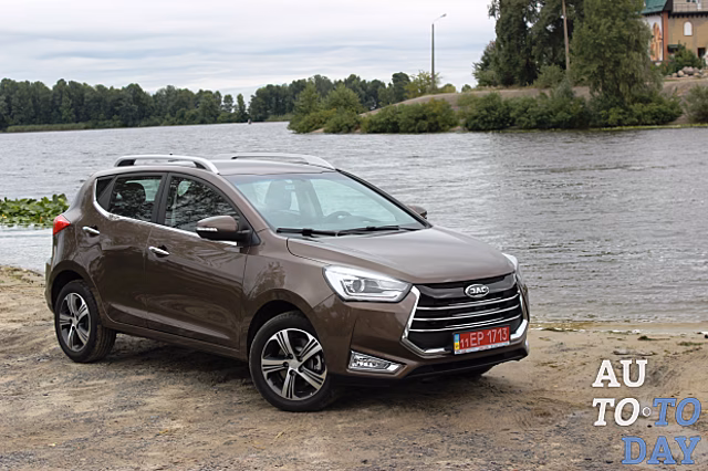 Тест-драйв кроссовера JAC JS2: Дающий фору