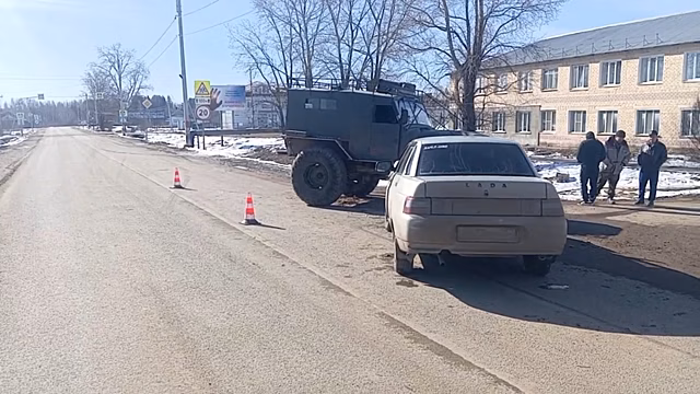 Калининградец врезался в ограждение и разбил арендованный «Мустанг»