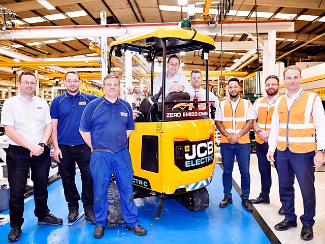 Начато серийное производство электрических мини-экскаваторов JCB