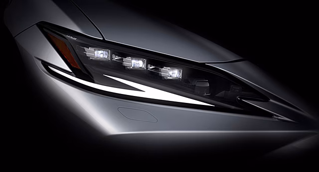 Lexus 19 апреля 2021 года анонсирует премьеру двух новинок
