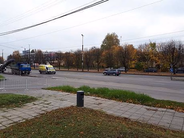 На перекрёстке Московского проспекта и Дачной между полосами установят барьерное ограждение