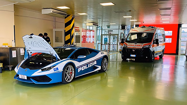 Lamborghini помогла итальянской полиции спасти двух человек