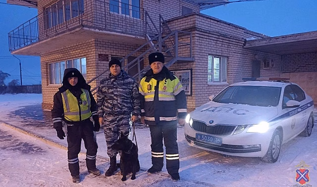 В Волгоградской области полицейские оказали помощь в доставлении двухлетнего мальчика в больницу