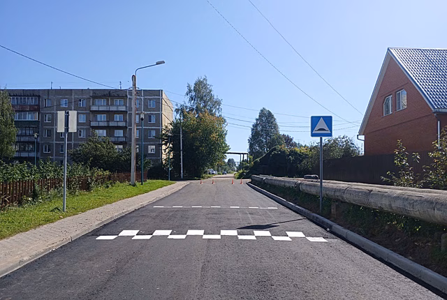 В деревне Нестерово Рузского муниципального округа завершили ремонт дорог к лицею и к местному кладбищу