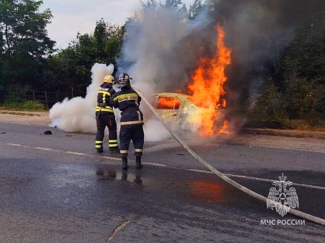 В Курском районе полностью сгорел автомобиль «Рено Логан»