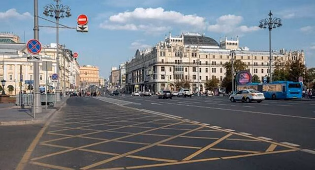 Вафельная разметка на дороге: зачем она нужна и чем опасна