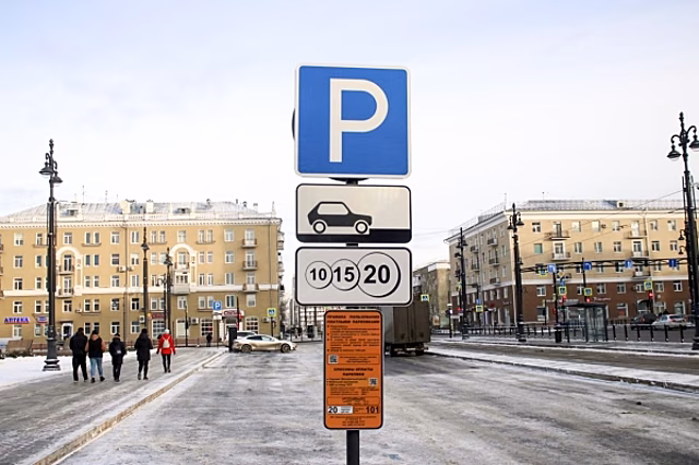 Муниципальные парковки в Калининграде сделают бесплатными в новогодние праздники