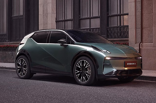 Кроссовер Zeekr X от Geely показал салон
