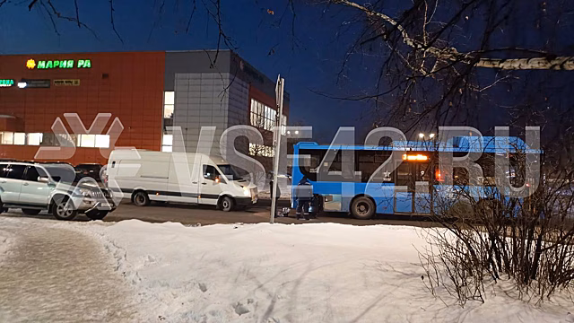 Автобус встал посреди улицы в Новокузнецке из-за поломки