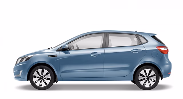 У российских дилеров появились новые Kia Rio X под маркой Solaris