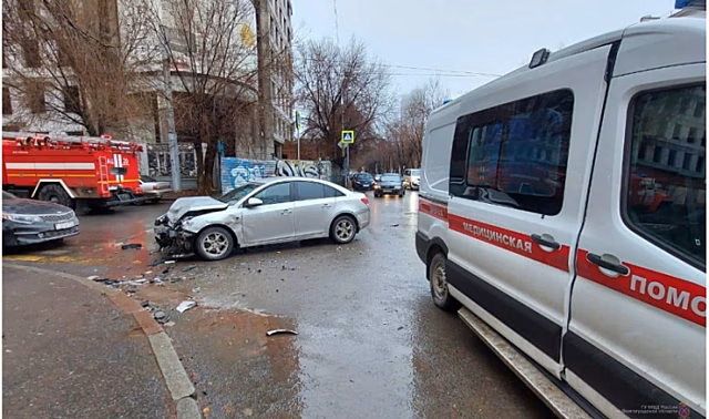 Три человека пострадали в ДТП из-за водителя «Мазды» в Волгограде
