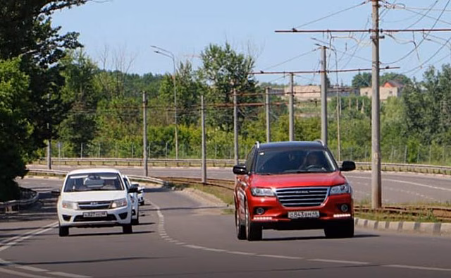 В Курске разметку на выделенной полосе на ул.Перекальского изменили на прерывистую