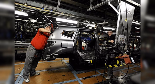 Renault и Stellantis сократили производство из-за нехватки микросхем