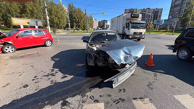 Поворот не туда стал причиной аварии в Костроме