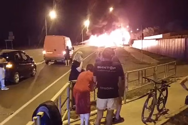Появилось видео с места столкновения грузовика и автобуса в Краснодарском крае