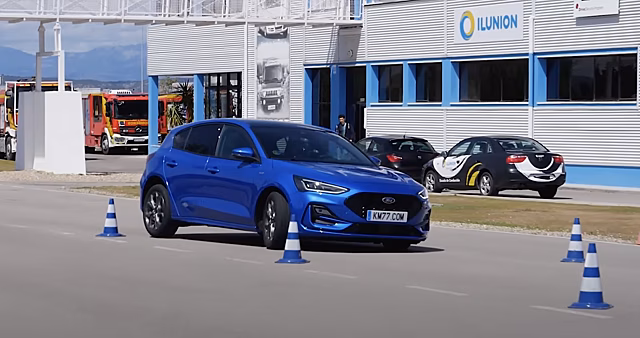 Видео: обновлённый Ford Focus идеально справился с «лосиным тестом»