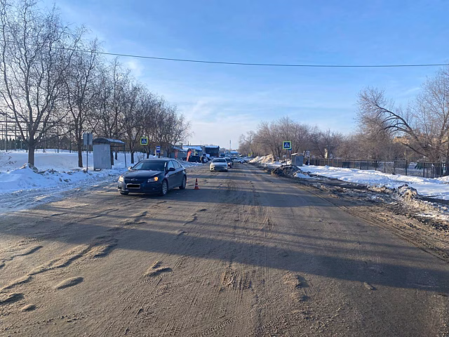 В Оренбурге иномарка сбила пенсионерку. Женщина переходила дорогу в неположенном месте