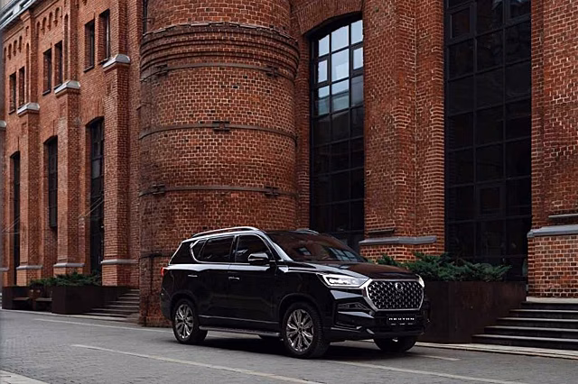 В РФ прошла премьера 7-местного KGM Rexton: продажи уже стартовали