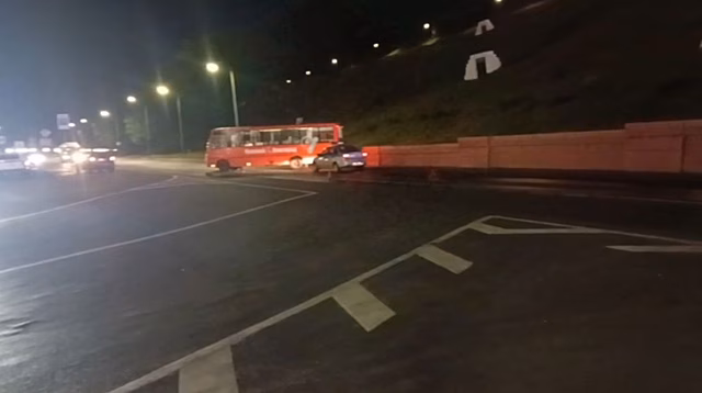 Иномарка протаранила автобус в центре Нижнего Новгорода