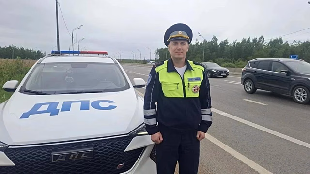 В Тверской области полицейский оперативно доставил в больницу женщину, пострадавшую от укуса гадюки
