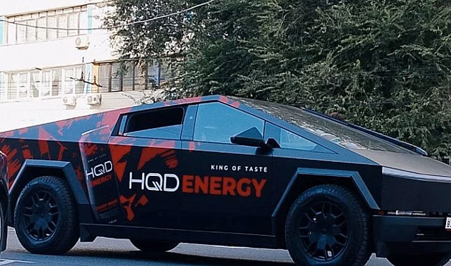 Волгоградцы заметили на улицах города необычный Tesla Cybertruck