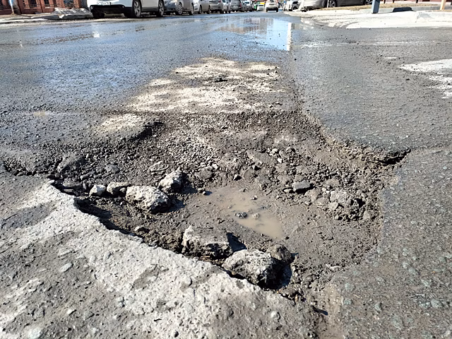 В Новосибирске стартовал поддерживающий ремонт дорог