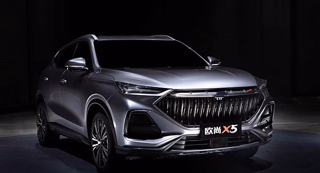 В Китае скоро поступит в продажу новый кроссовер Oshan X5