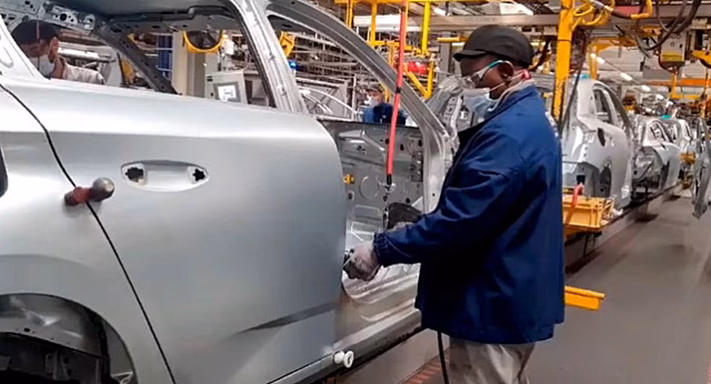 Новый Peugeot 308 поставлен на конвейер во Франции