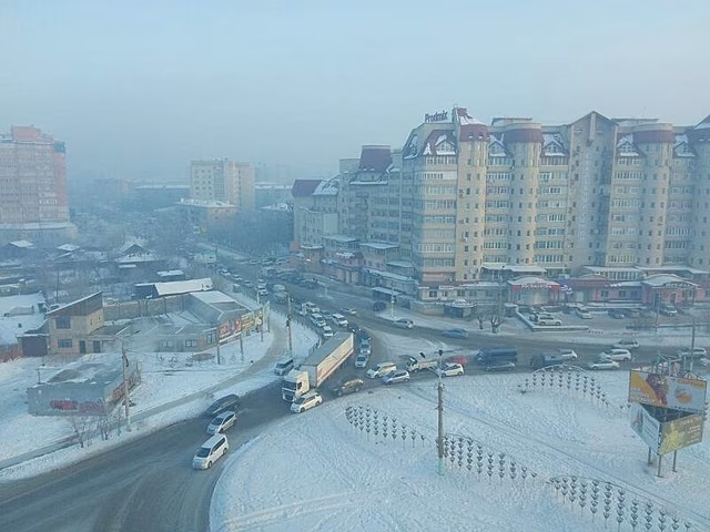 Пробка образовалась в центре Читы из-за ДТП с фурой