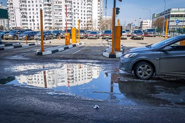 Как подготовить автомобиль к весне? Эксперт рассказал, что надо проверить после зимы
