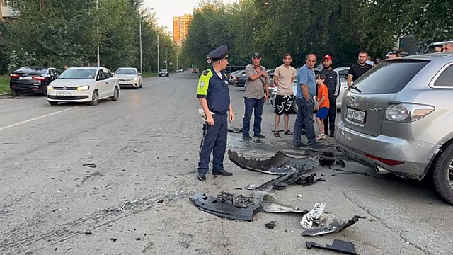 Шесть человек попали в больницу после ДТП в Екатеринбурге