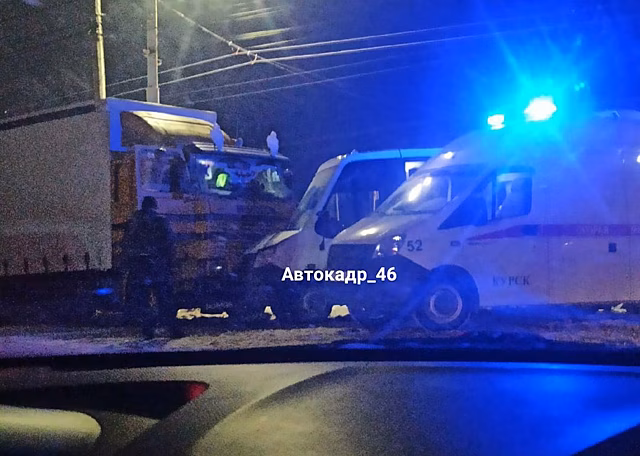 Курск: в тройном ДТП с большегрузом пострадал 24-летний пассажир «Газели»