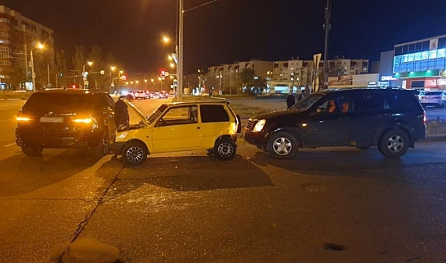 50-летняя пассажирка «Оки» пострадала в массовом ДТП в Волжском