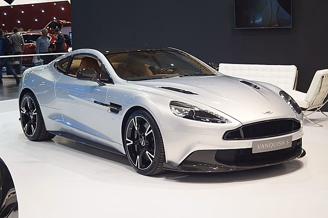 Раскрыта внешность нового суперкара Aston Martin Vanquish c V12