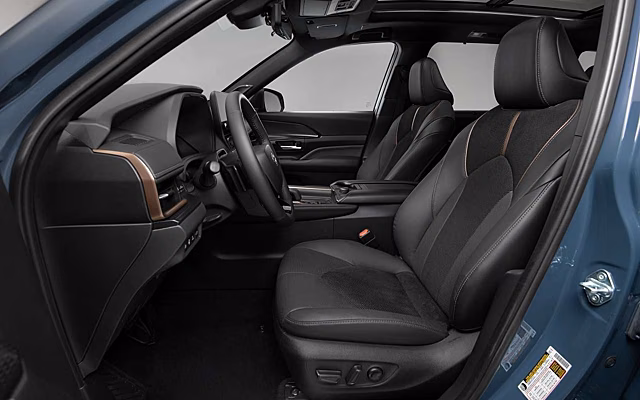 Дилер привез в Россию Toyota Grand Highlander в новом кузове