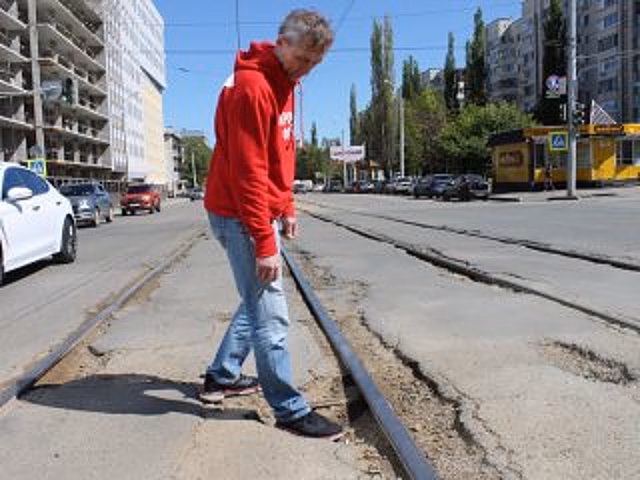 «Основание под рельсами пришло в негодность»: ОНФ призывает уфимскую мэрию провести ремонт переездов через трамвайные пути