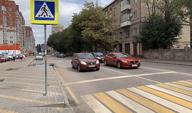 В центре Воронежа до ближайшей «зебры» пешеходам теперь нужно идти больше 460 метров
