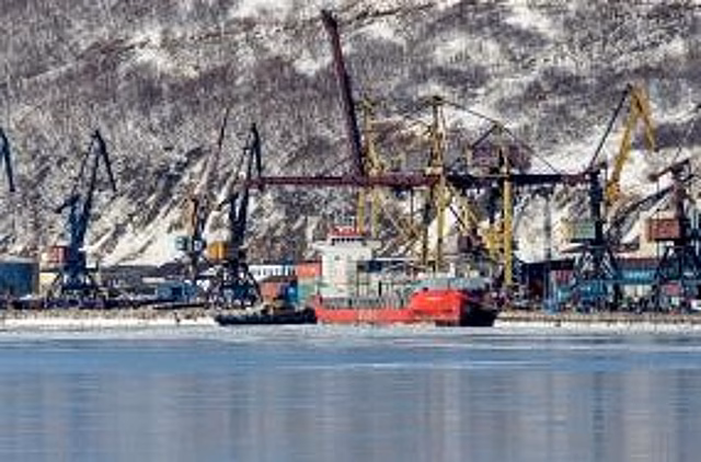 Ведущую к Магаданскому порту автодорогу реконструируют с учетом берегоукрепления
