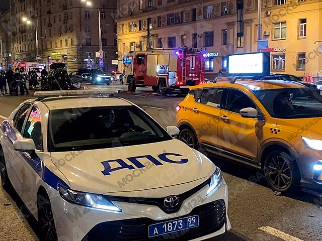 ТАСС: устроившая массовое ДТП в центре Москвы женщина-водитель задержана
