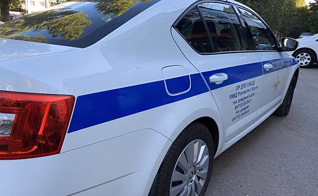 Двух курян сбил 15-летний подросток на питбайке