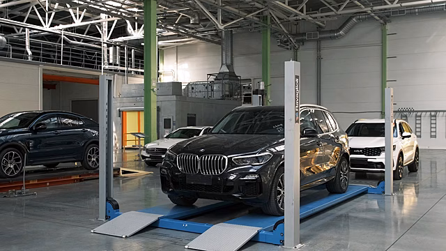 Ведущий российский автоконцерн будет лично проверять ввозимые в страну иномарки