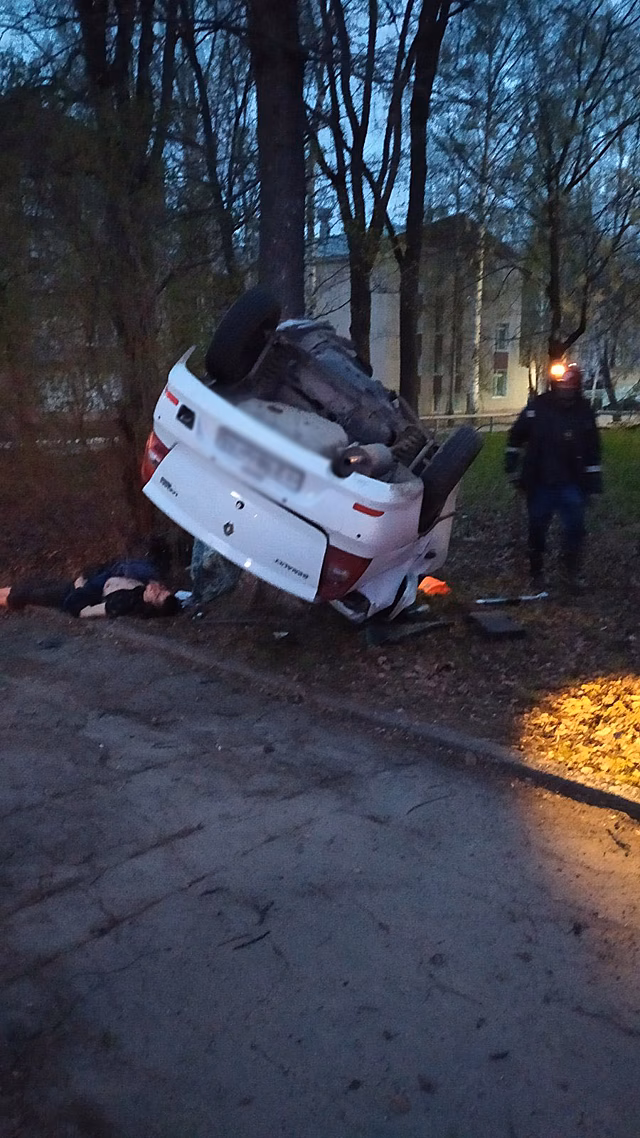В Ижевске 20-летний водитель «Рено» разбился насмерть на улице Коммунаров