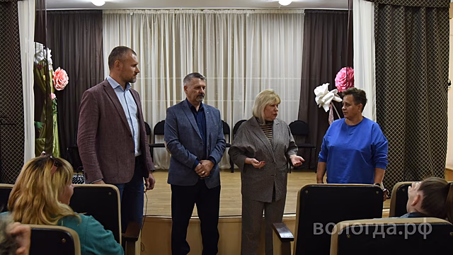 Андрей Накрошаев обсудил работу общественного транспорта с жителями микрорайона Лоста