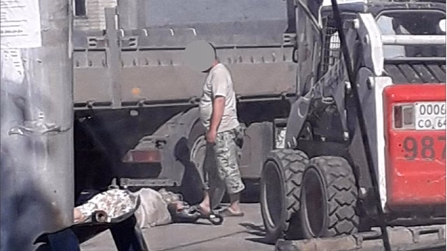 На окраине Саратова «Бобкэт» сбил пенсионерку