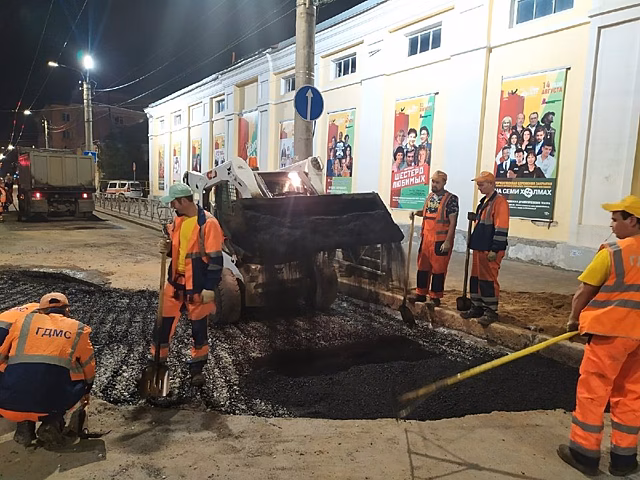 Движение по Преображенской в районе Кировского драмтеатра открыто после реконструкции теплосетей
