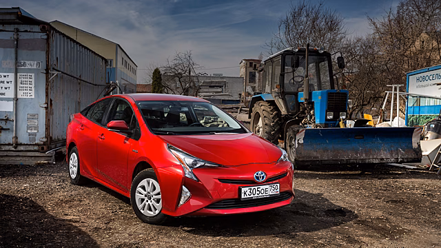 Как поживает Toyota на батарейках