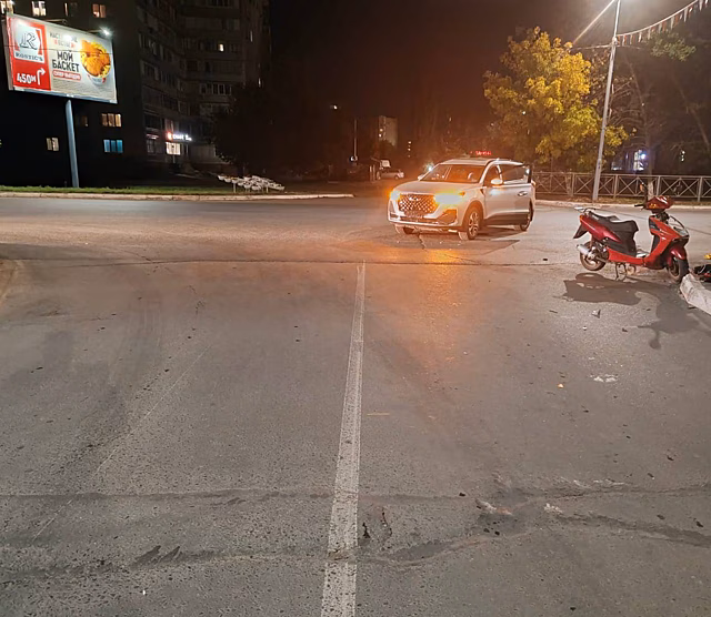 В Оренбурге в ДТП с автомобилем пострадал водитель мопеда