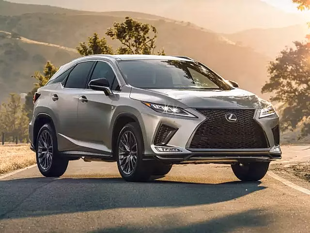 Известна стоимость новой версии Lexus RX в России