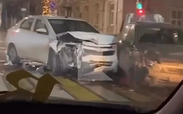 Возле филармонии в центре Рязани произошло серьёзное ДТП