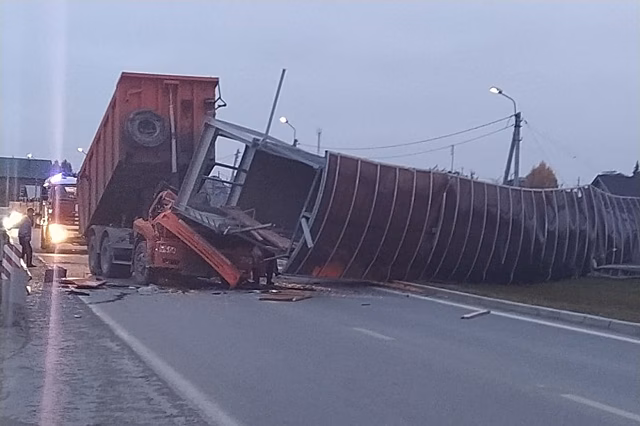 На Челябинском тракте восстановят мост, снесенный КамАЗом